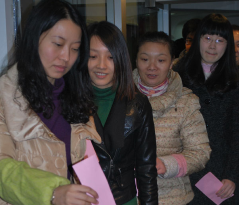 莊嚴時刻——記江岸區第十四屆人大代表（補選）投票活動