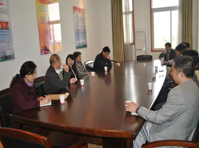 江岸區(qū)企業(yè)家協(xié)會領導及醫(yī)藥組企業(yè)家成員參觀我司并座談