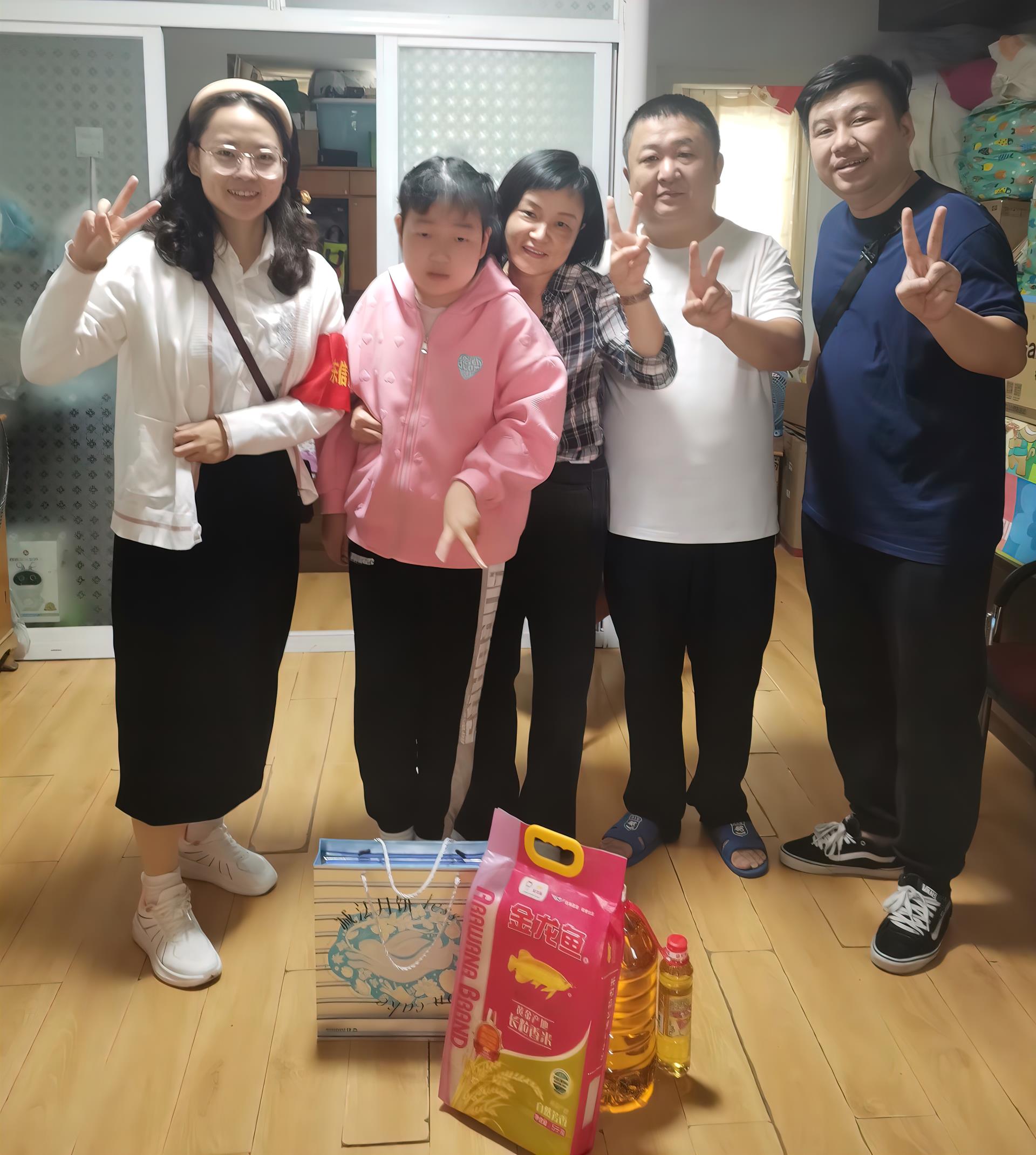 情暖中秋，與愛同行——東信醫藥團支部慰問結對幫扶兒童